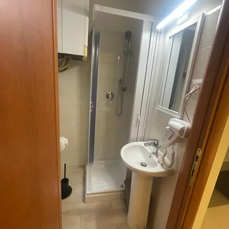 Jubilee 2 Oda ve Kahvaltı 3*