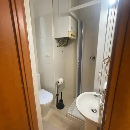 Jubilee 2 Bed & Breakfast *